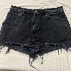 Abercrombie & Fitch High Rise the Mom Shorts Distressed Raw Hem